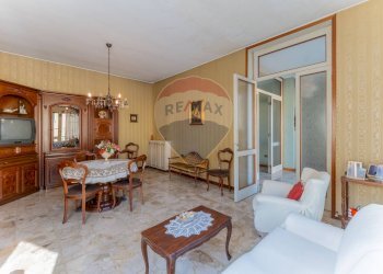 Sala da pranzo - Villa Via Pacini
 
6, Busto Arsizio - foto 11