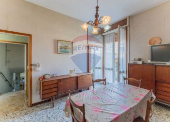 Sala da pranzo - Villa Via Pacini
 
6, Busto Arsizio - foto 13
