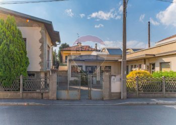 Edificio all\'aperto - Villa Via Pacini
 
6, Busto Arsizio - foto 73