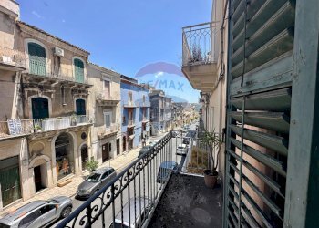 Balcone - Quadrilocale Corso Italia
 
162, Ragusa - foto 16