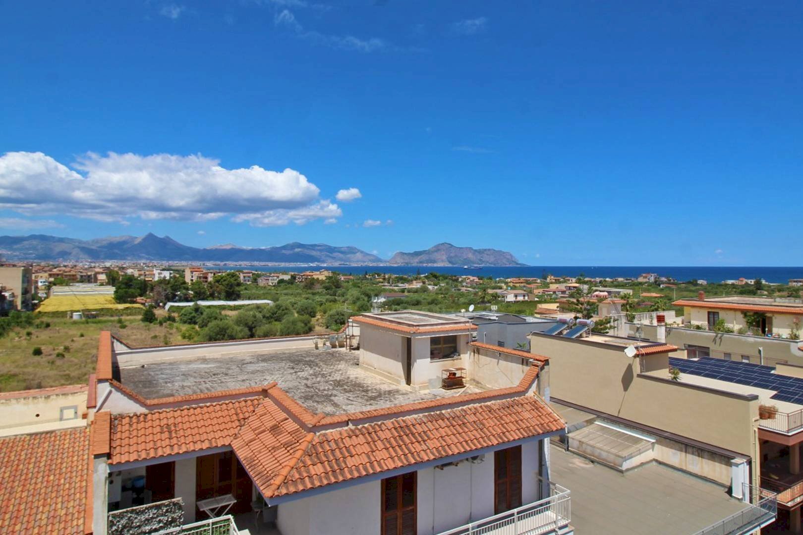 Foto 2 - Quadrilocale via giuseppe padre la rocca
 
48, Ficarazzi - foto 2