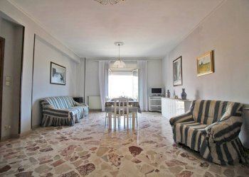 Foto 4 - Quadrilocale via giuseppe padre la rocca
 
48, Ficarazzi - foto 3