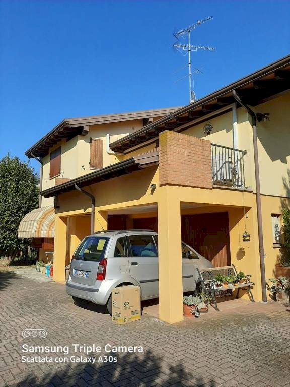 Facciata - Villa via Alessandro Volta, Finale Emilia - foto 3