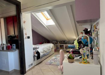 Camera da letto - Villa a Schiera Frazione Plan Félinaz, 122, Charvensod - foto 15