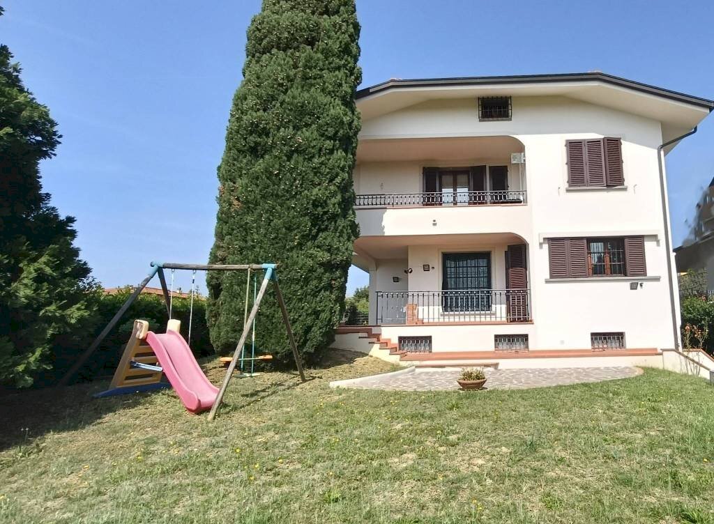 Facciata - Casa indipendente via del Lungo, Cerreto Guidi - foto 1