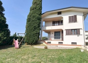 Facciata - Casa indipendente via del Lungo, Cerreto Guidi - foto 4