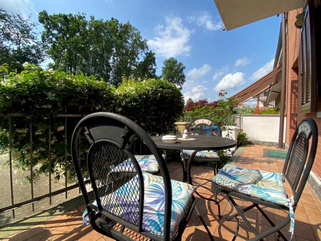 Giardino - Villa a Schiera via Don Luigi Sturzo, La Loggia - foto 2