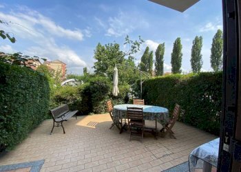 Giardino - Villa a Schiera via Don Luigi Sturzo, La Loggia - foto 12