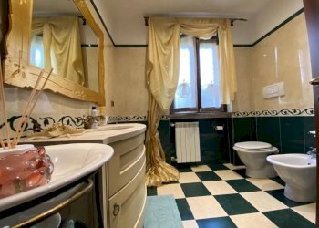 Bagno - Villa a Schiera via Don Luigi Sturzo, La Loggia - foto 15