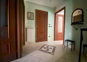 Disimpegno - Terraced Villa via Don Luigi Sturzo, La Loggia - photo 16