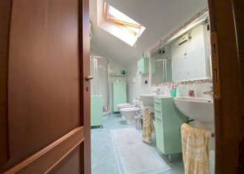 Bagno - Villa a Schiera via Don Luigi Sturzo, La Loggia - foto 32