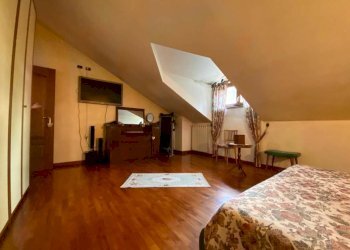Camera da letto - Villa a Schiera via Don Luigi Sturzo, La Loggia - foto 34