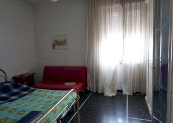 Camera da letto - Bilocale via Rinaldo Rigola, Genova (zona Sampierdarena) - foto 7