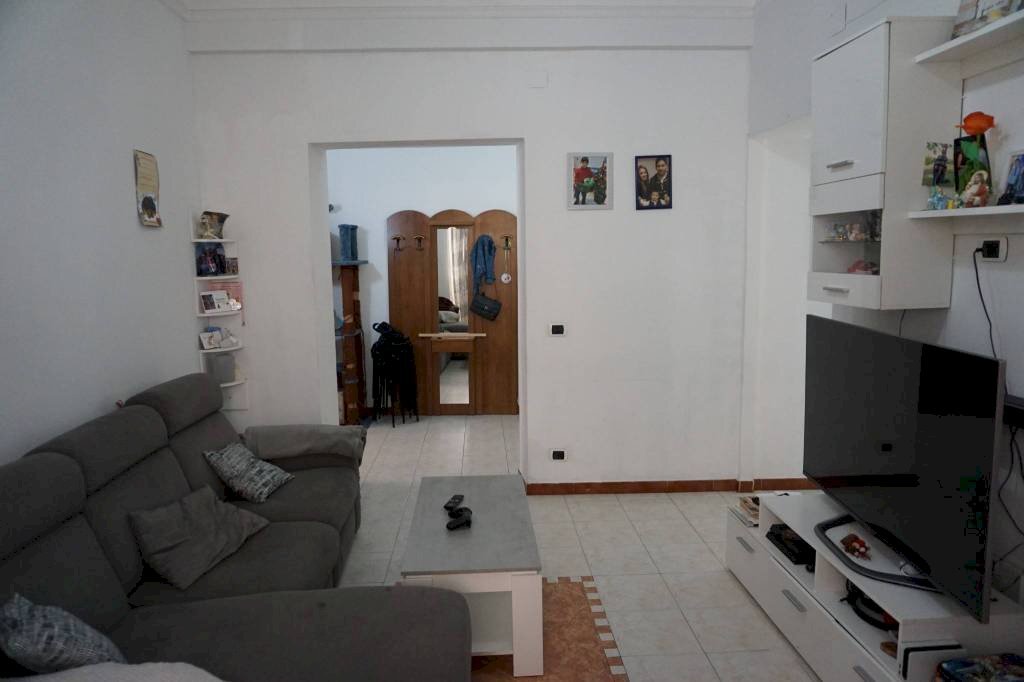 Salone - Three-room apartment via Antonio Cantore, 13, Genova (neighborhood Sampierdarena) - photo 2