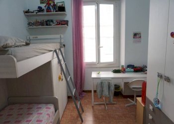 Camera da letto - Trilocale via Antonio Cantore, 13, Genova (zona Sampierdarena) - foto 8
