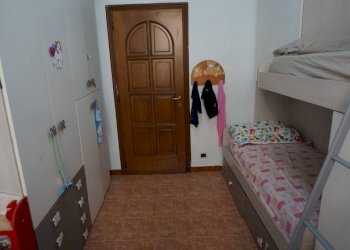 Camera da letto - Trilocale via Antonio Cantore, 13, Genova (zona Sampierdarena) - foto 9