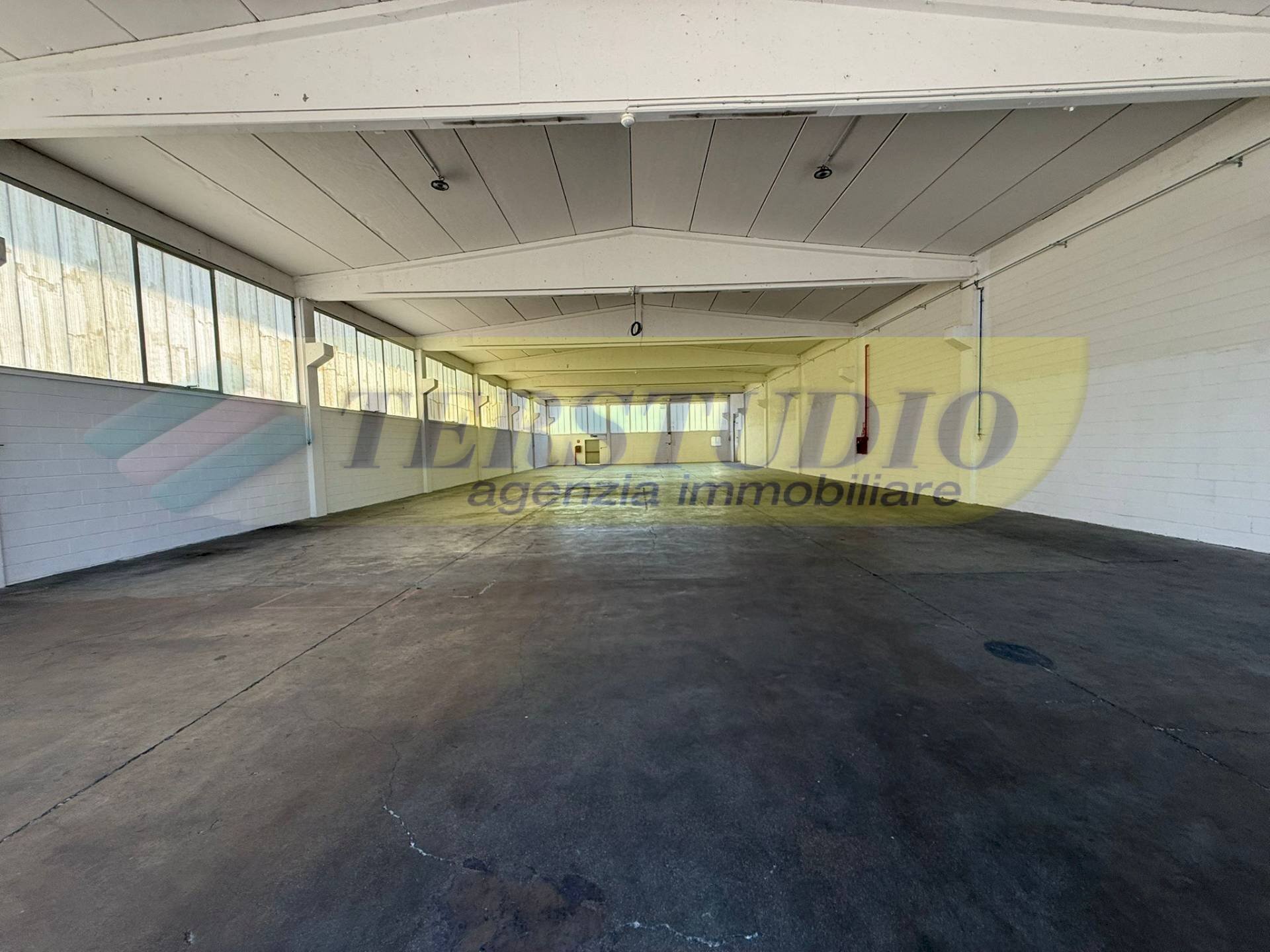 Foto 3 - Capannone Via Giuseppe Mazzini
 
snc, Calolziocorte - foto 3