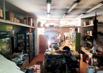 Dispensa di stoccaggio - Locale Commerciale Via Porticello
 
4, Catania - foto 8