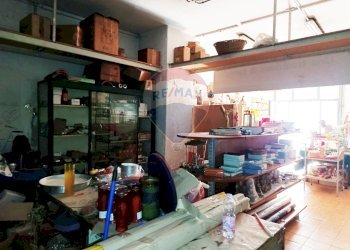 Dispensa di stoccaggio - Locale Commerciale Via Porticello
 
4, Catania - foto 9