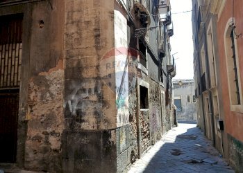 Edificio all\'aperto - Locale Commerciale Via Porticello
 
4, Catania - foto 17