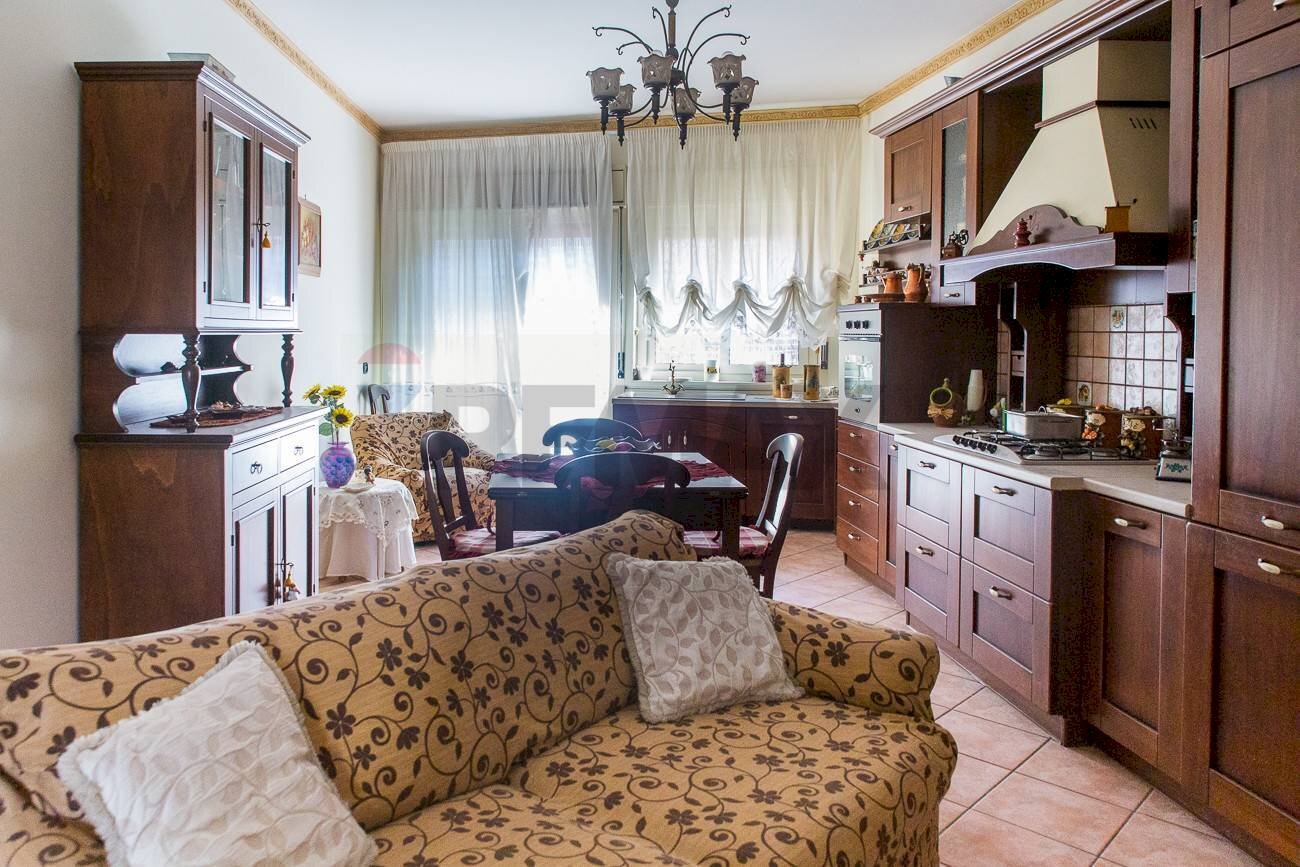 Sala da pranzo - Four-room apartment Paterno - photo 2