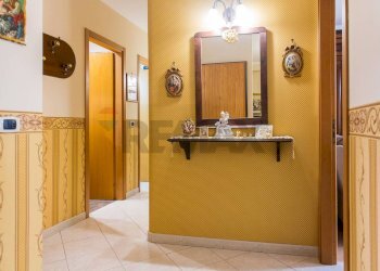 Hall / corridoio - Quadrilocale Paterno - foto 9