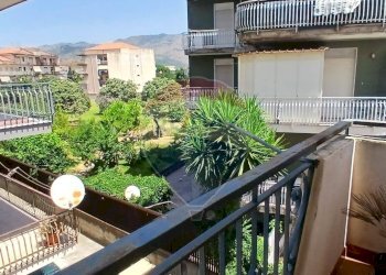 Balcone - Trilocale via vittorio veneto
 
115, Calatabiano - foto 23