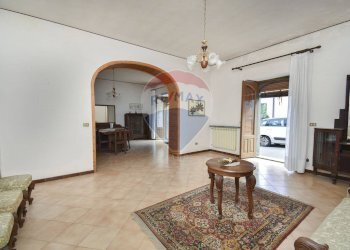 Soggiorno - Casa indipendente via guglielmo marconi
 
23/25/27, Zafferana Etnea - foto 3