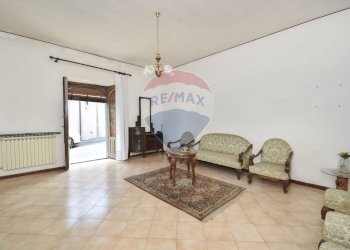 Soggiorno - Casa indipendente via guglielmo marconi
 
23/25/27, Zafferana Etnea - foto 4