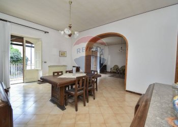 Sala da pranzo - Casa indipendente via guglielmo marconi
 
23/25/27, Zafferana Etnea - foto 7