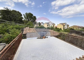 Terrazza - Casa indipendente via guglielmo marconi
 
23/25/27, Zafferana Etnea - foto 26