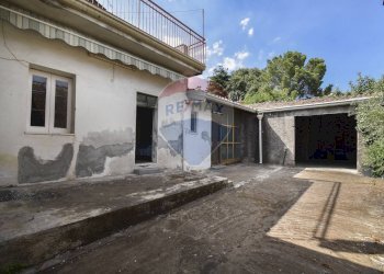 Casa all\'aperto - Casa indipendente via guglielmo marconi
 
23/25/27, Zafferana Etnea - foto 27