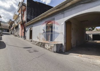 Casa all\'aperto - Casa indipendente via guglielmo marconi
 
23/25/27, Zafferana Etnea - foto 32