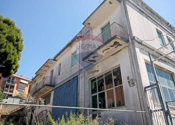 Edificio all\'aperto - Capannone Ancona - foto 10