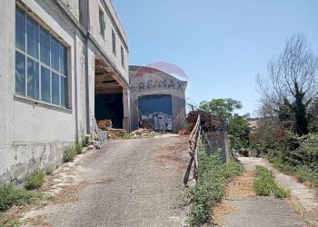 Casa all\'aperto - Capannone Ancona - foto 11