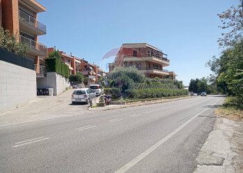 Edificio all\'aperto - Capannone Ancona - foto 13