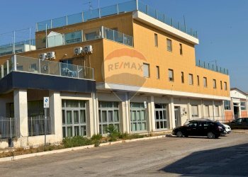 Edificio all\'aperto - Ufficio Via Tratturo Castiglione
 
26, Foggia - foto 1