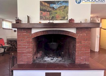 dettaglio camino - Villa Via Delle querce, Massarosa - foto 42