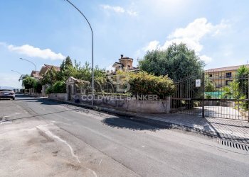 Foto 1 - Villa via Scarlatti
 
30, Motta Sant'Anastasia - foto 1