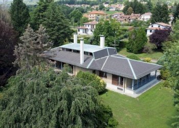 Facciata - Villa via Senatore Alfredo Frassati, 17, Pollone - foto 1