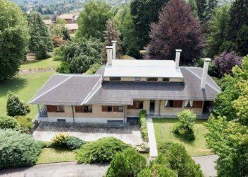 Facciata - Villa via Senatore Alfredo Frassati, 17, Pollone - foto 2