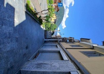 Cortile interno - Negozio via Guglielmo Felice Damiani, 78, Morbegno - foto 4
