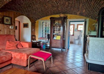 Salone - Rustic via Brusaporcello, Boves - photo 32