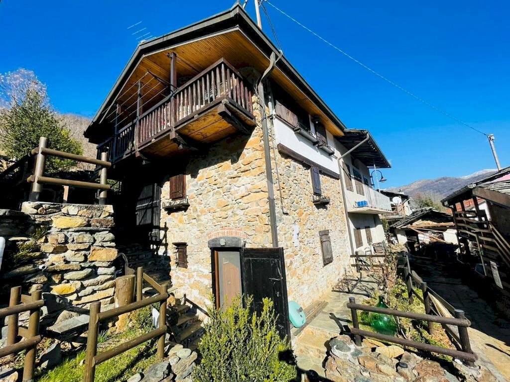 Casa semi indipendente Frazione tese, Traves - foto 1