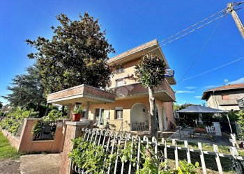 Three-room apartment Via roma, San Giovanni in Marignano - photo 2