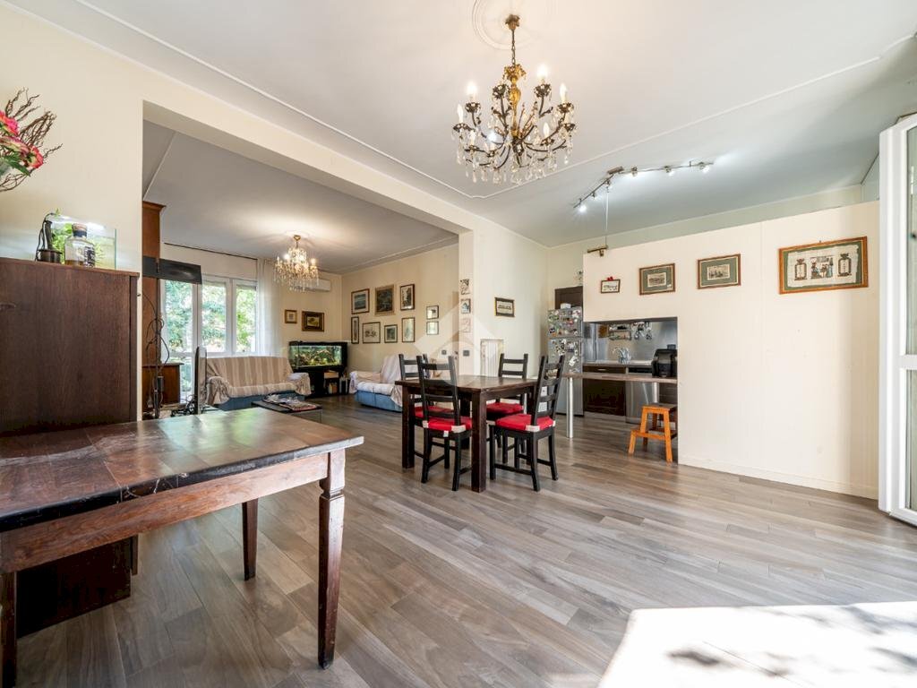 Villa a Schiera Via Adria, Modena (zona Buon Pastore - Parco Amendola) - foto 2