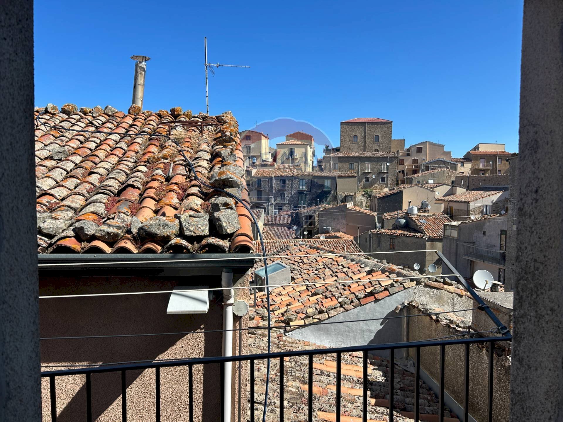 Edificio all\'aperto - Independent house via pomo
22, Geraci Siculo - photo 2