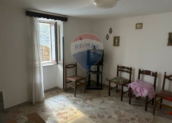 Sala da pranzo - Independent house via pomo
 
22, Geraci Siculo - photo 5