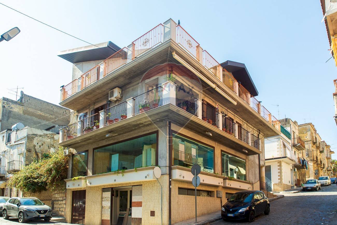 Edificio all\'aperto - Independent house VIA S.S. CROCIFISSO
 
33, Ramacca - photo 1