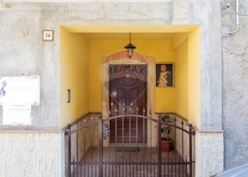 Ricezione / Lobby - Independent house VIA S.S. CROCIFISSO
 
33, Ramacca - photo 5